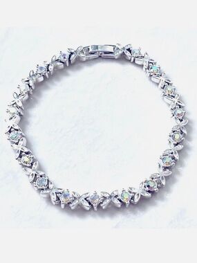 🌟HP🌟Premier Designs XO Aurora Borealis Crystal 6mm 7.75” Tennis Bracelet